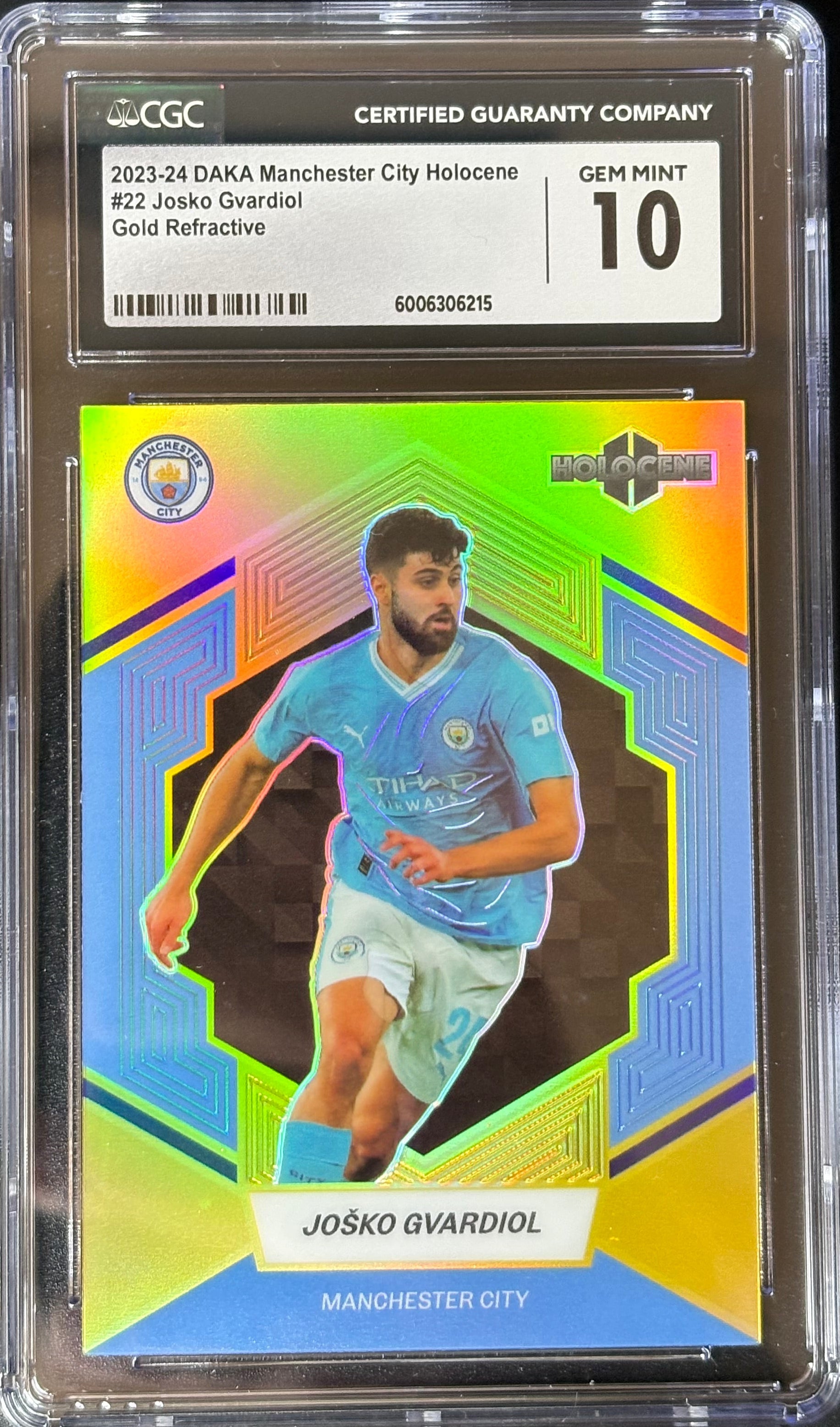 Joško Gvardiol Gold Refractive Karte #22 – Manchester City – DAKA Holocene 05/10 – CGC GEM MINT 10