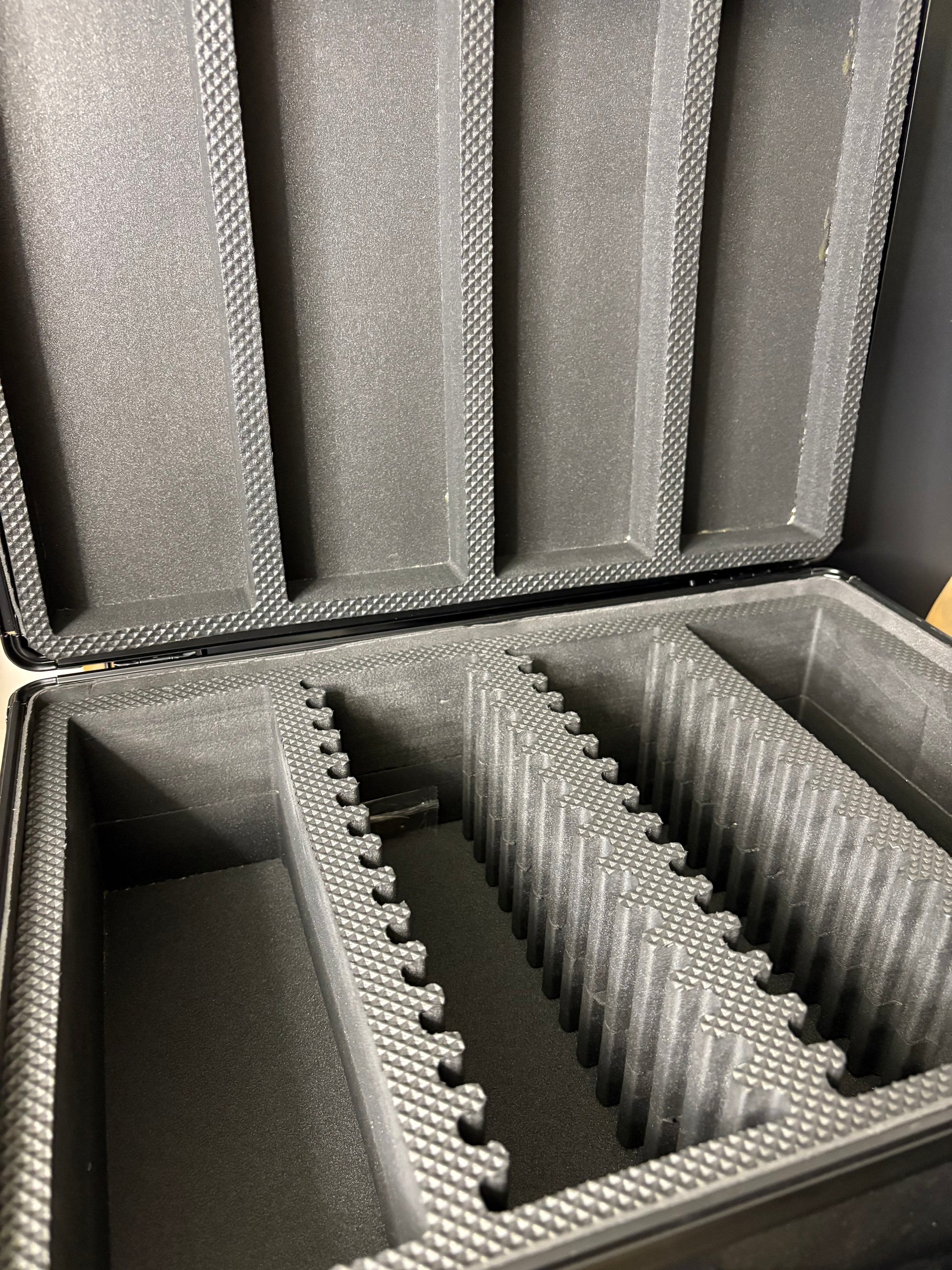 Card case 4 rows with plexiglass for secure storage of PSA & CGC cards Slabdealer.ch Card case 4 rows with plexiglass for secure storage of PSA & CGC cards Slabdealer.ch